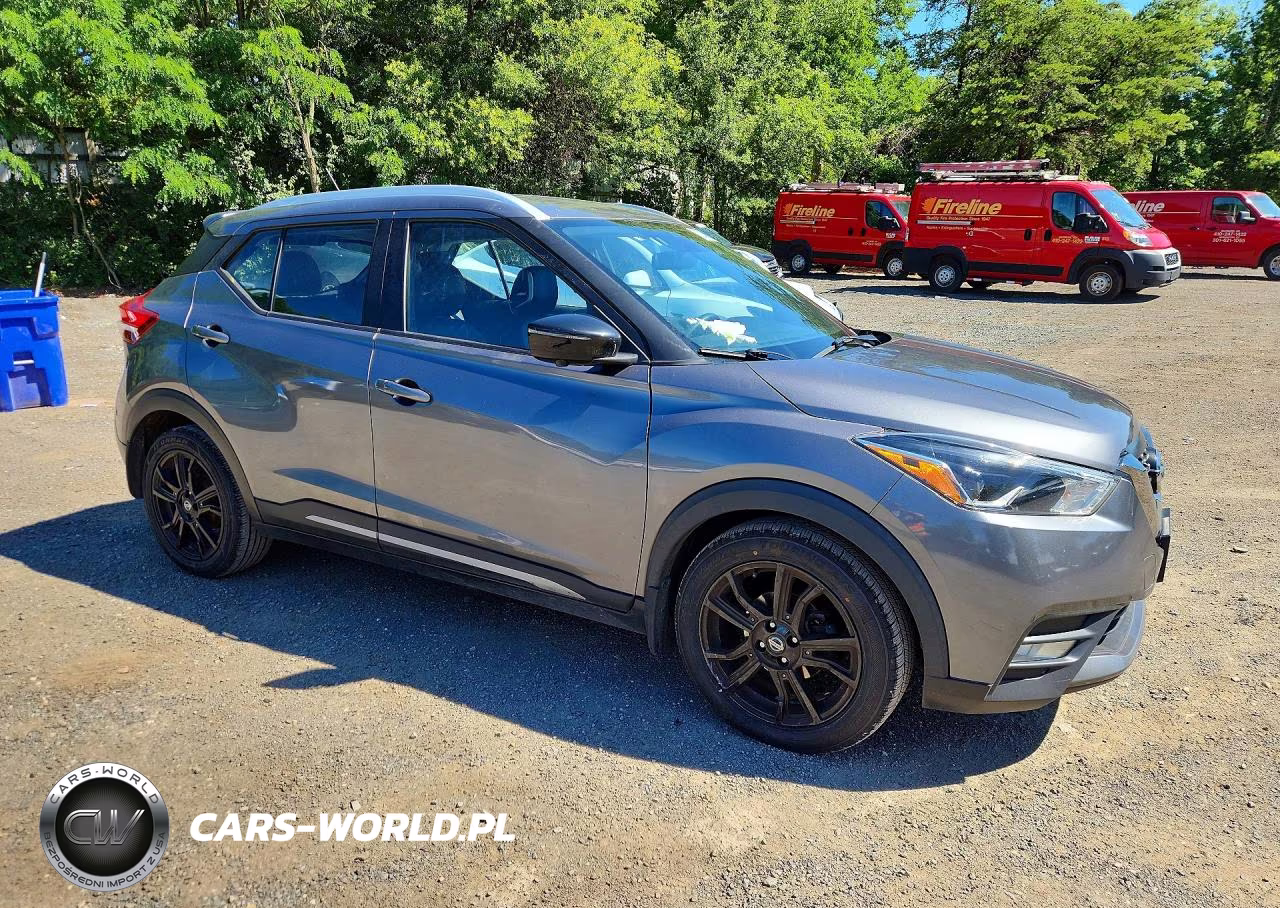 2020 Nissan Kicks Sr VIN:3N1CP5DV1LL579232 - 4
