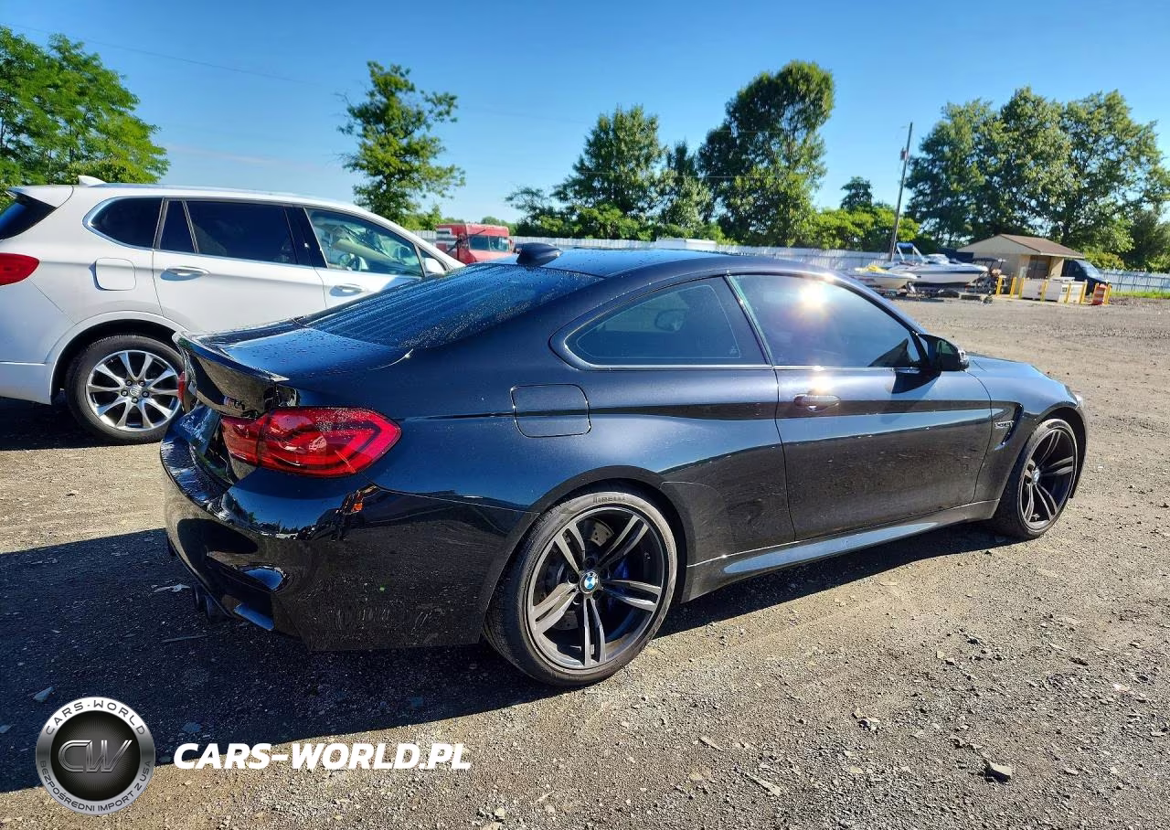 2018 BMW M4 VIN:WBS4Y9C58JAC87620 - 3
