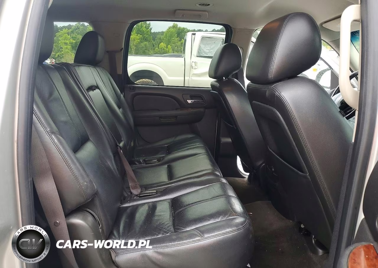 2011 Chevrolet Suburban C1500 Lt VIN:1GNSCJE00BR215804 - 11