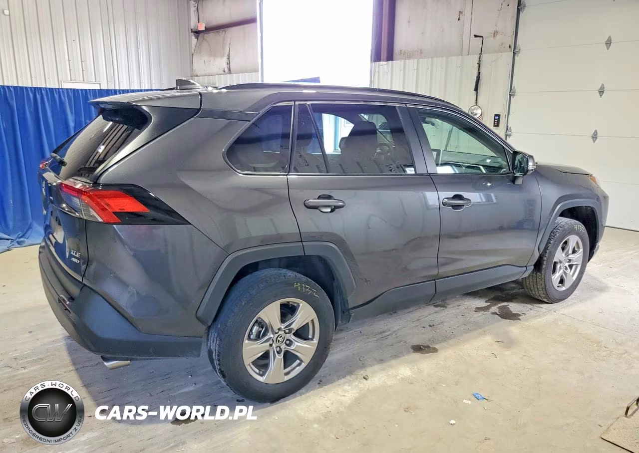 2025 Toyota Rav4 Xle VIN:2T3P1RFVXSW509935 - 3