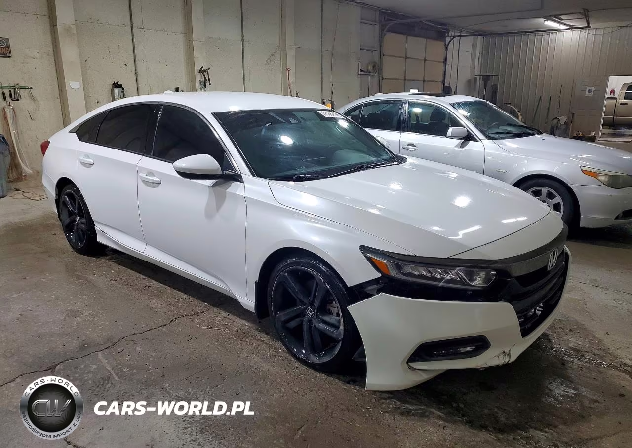 2018 Honda Accord Sport VIN:1HGCV1F32JA049588 - 4