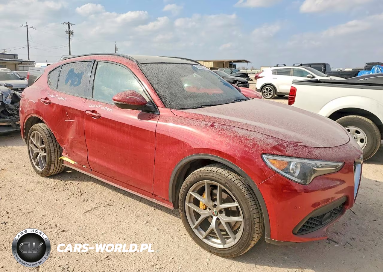 2018 Alfa Romeo Stelvio Ti Sport VIN:ZASFAKNN5J7B89056 - 4