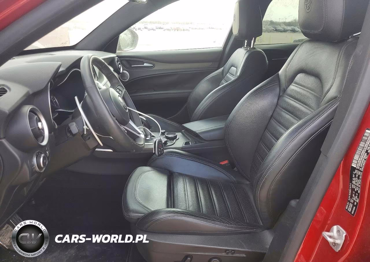 2018 Alfa Romeo Stelvio Ti Sport VIN:ZASFAKNN5J7B89056 - 7