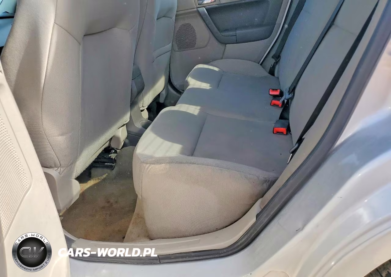 2010 Ford Focus S VIN:1FAHP3GN5AW134444 - 10