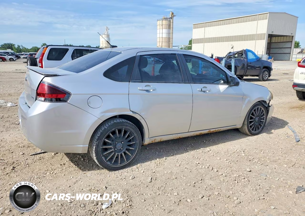 2010 Ford Focus S VIN:1FAHP3GN5AW134444 - 3