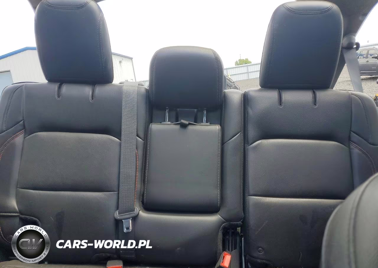 2018 Jeep Wrangler Unlimited Rubicon VIN:1C4HJXFGXJW106449 - 10