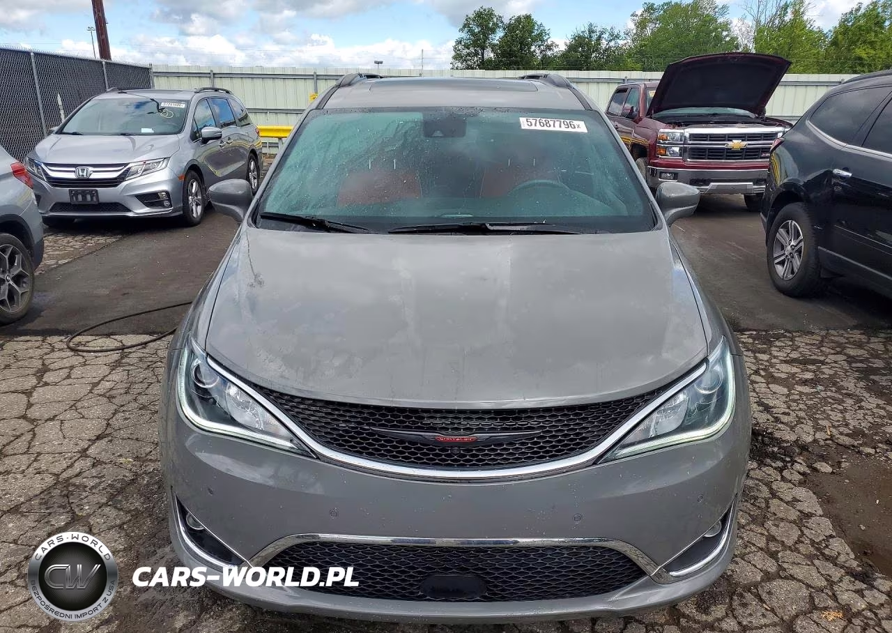 2020 Chrysler Pacifica Hybrid Limited VIN:2C4RC1N7XLR267425 - 5