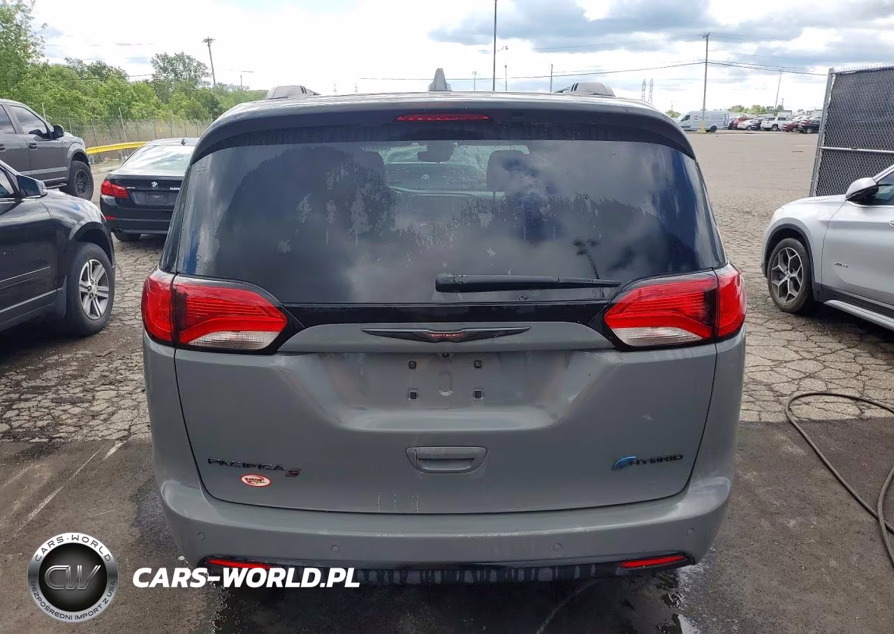 2020 Chrysler Pacifica Hybrid Limited VIN:2C4RC1N7XLR267425 - 6