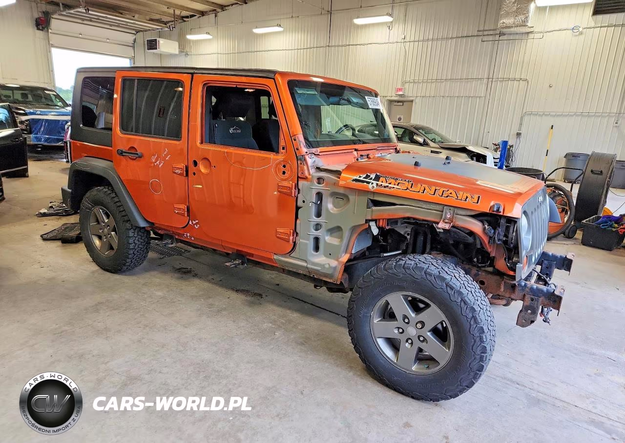 2010 Jeep Wrangler Unlimited Sport VIN:1J4HA3H16AL229033 - 4
