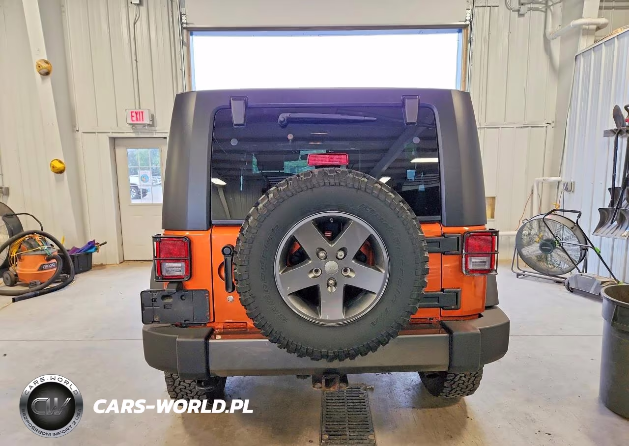 2010 Jeep Wrangler Unlimited Sport VIN:1J4HA3H16AL229033 - 6