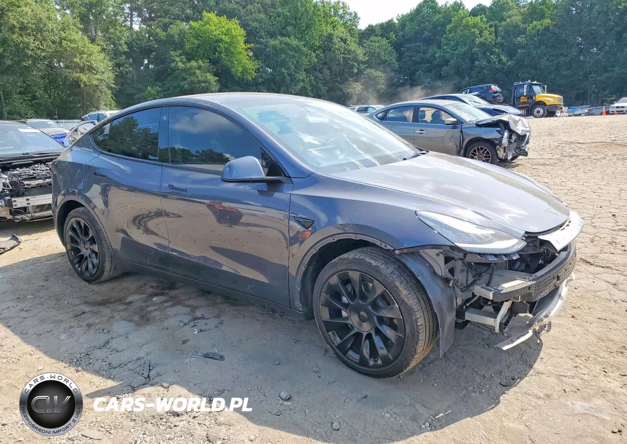 2021 Tesla Model Y VIN:5YJYGDEDXMF112992 - 4