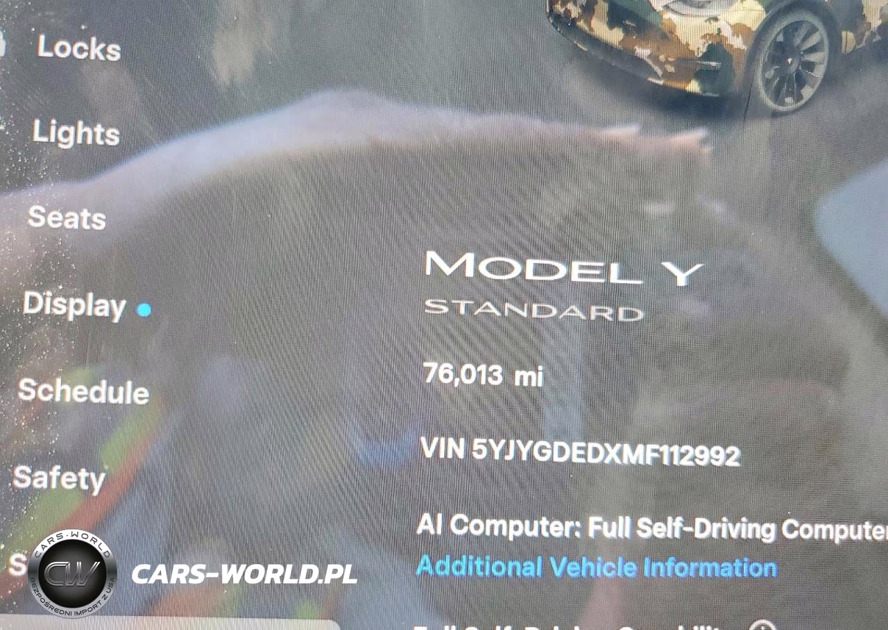 2021 Tesla Model Y VIN:5YJYGDEDXMF112992 - 9
