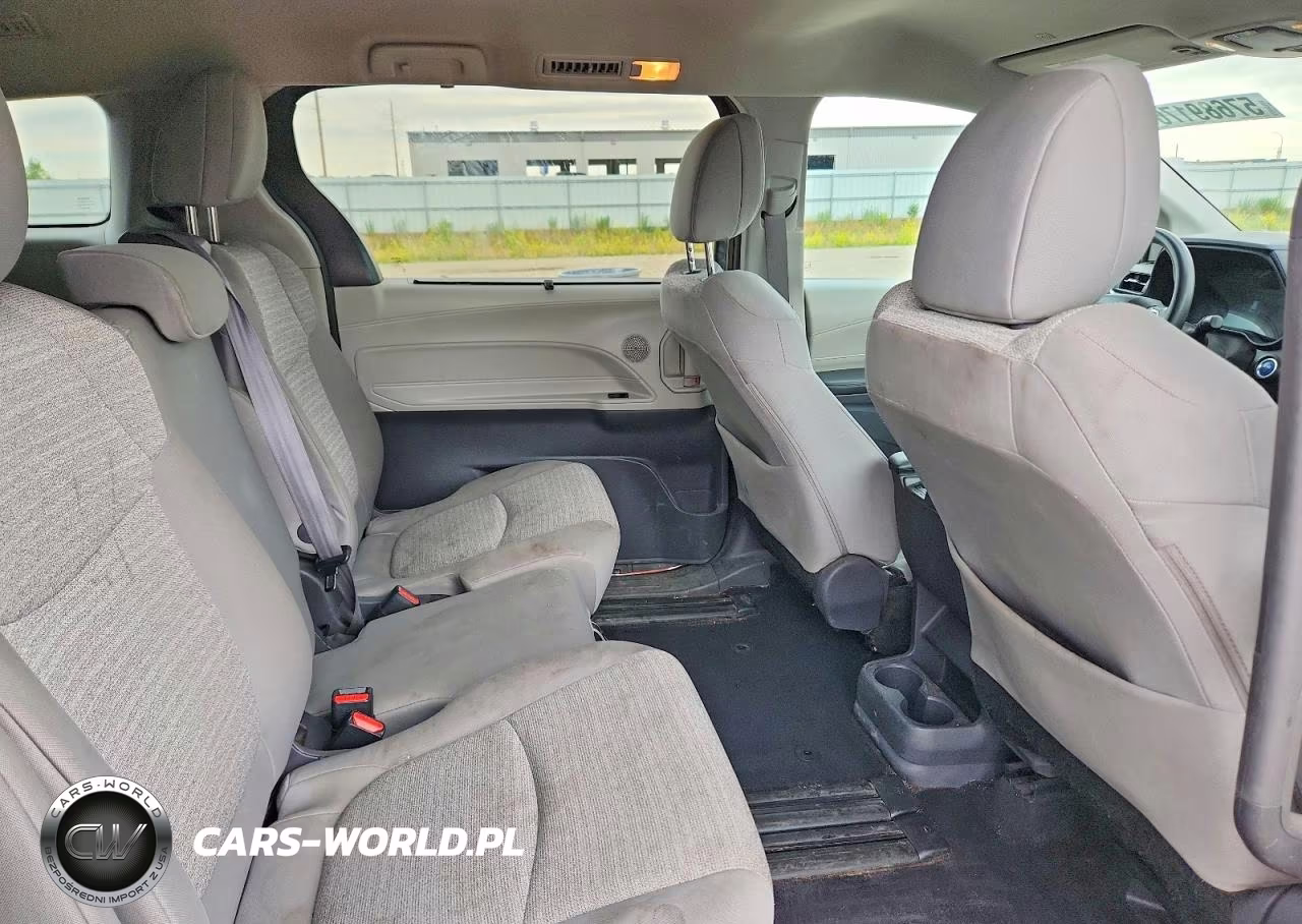 2021 Toyota Sienna Le VIN:5TDKRKEC7MS023033 - 11