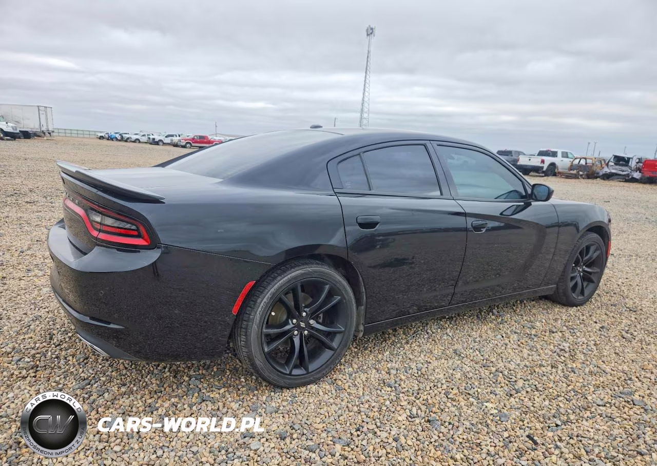 2018 Dodge Charger Sxt VIN:2C3CDXBG2JH135602 - 3