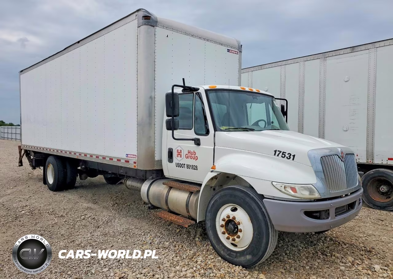 2017 International 4300 Box Truck