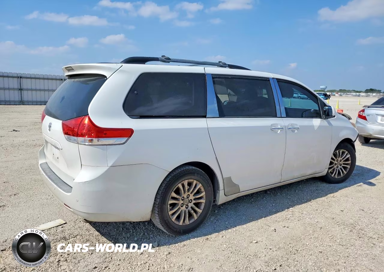 2012 Toyota Sienna Xle 8-Passenger VIN:5TDYK3DC4CS194990 - 3