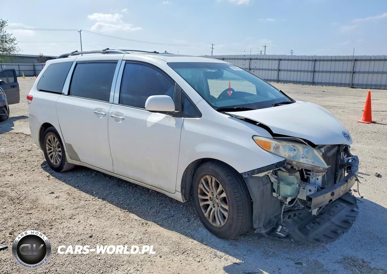 2012 Toyota Sienna Xle 8-Passenger VIN:5TDYK3DC4CS194990 - 4