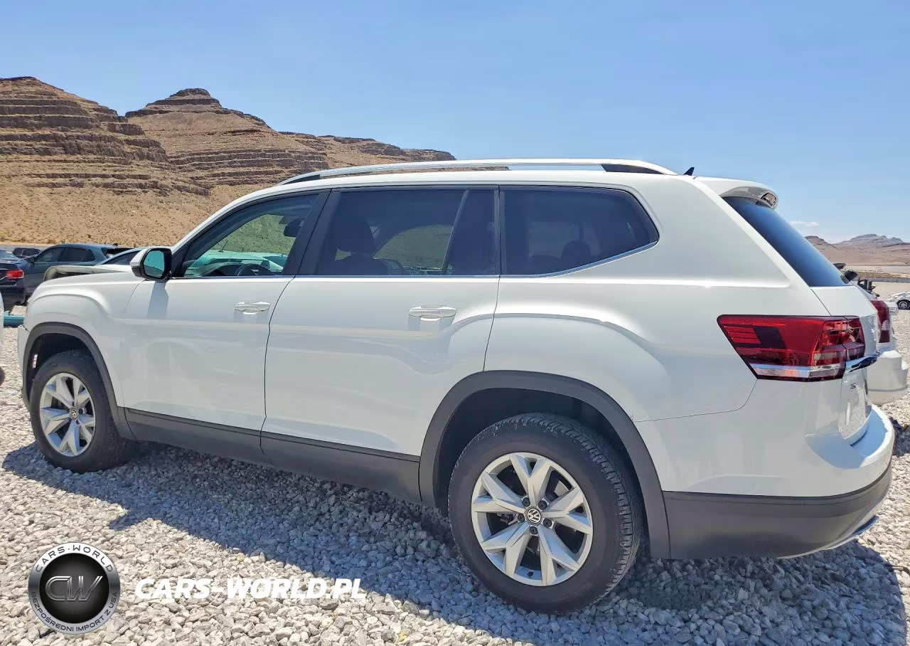 2018 Volkswagen Atlas Se VIN:1V2CR2CA1JC564984 - 2