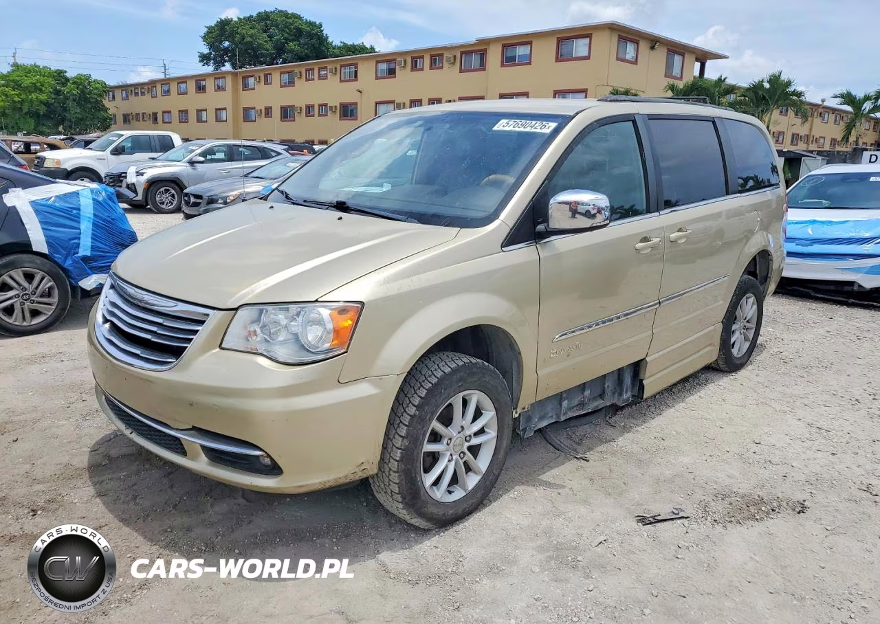 2011 Chrysler Town & Country Touring L – zdjęcie 1 z 13