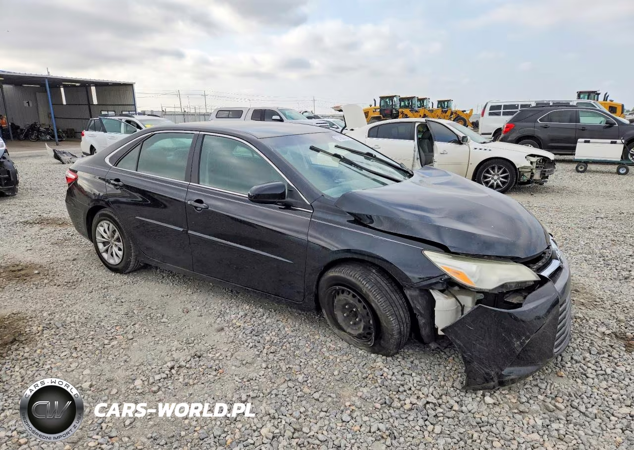 2016 Toyota Camry Le VIN:4T4BF1FK8GR579782 - 4