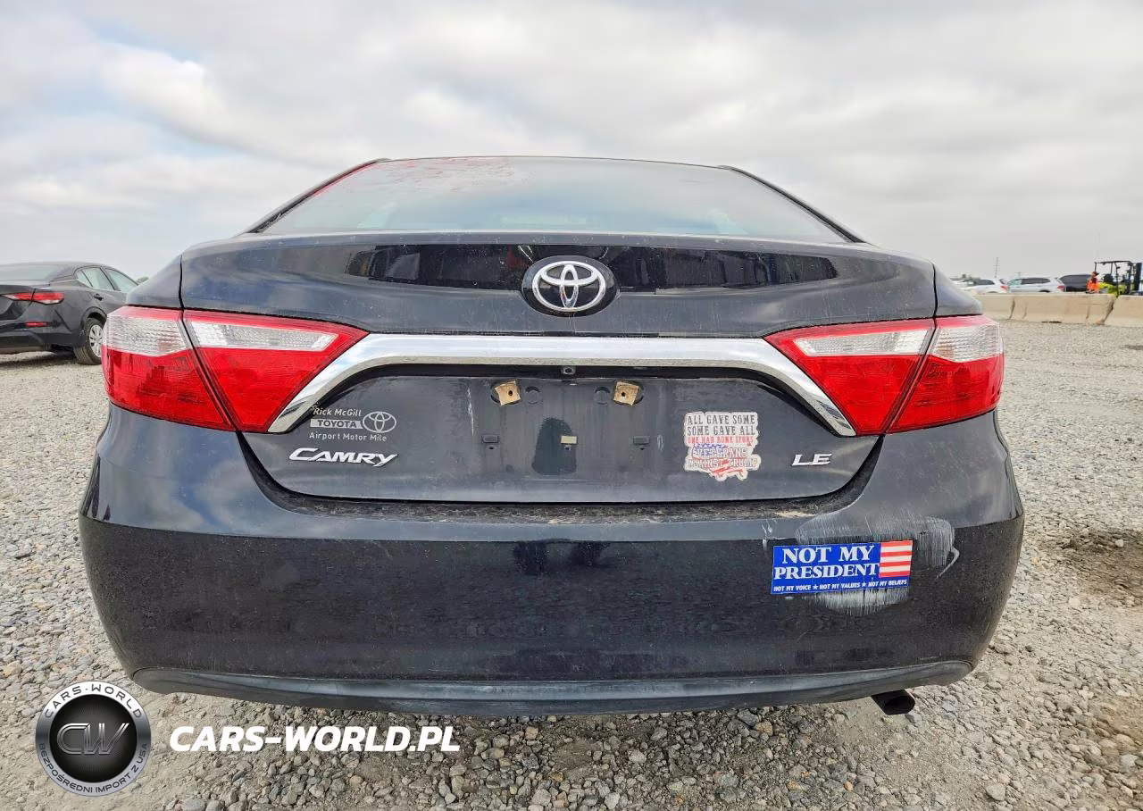 2016 Toyota Camry Le VIN:4T4BF1FK8GR579782 - 6