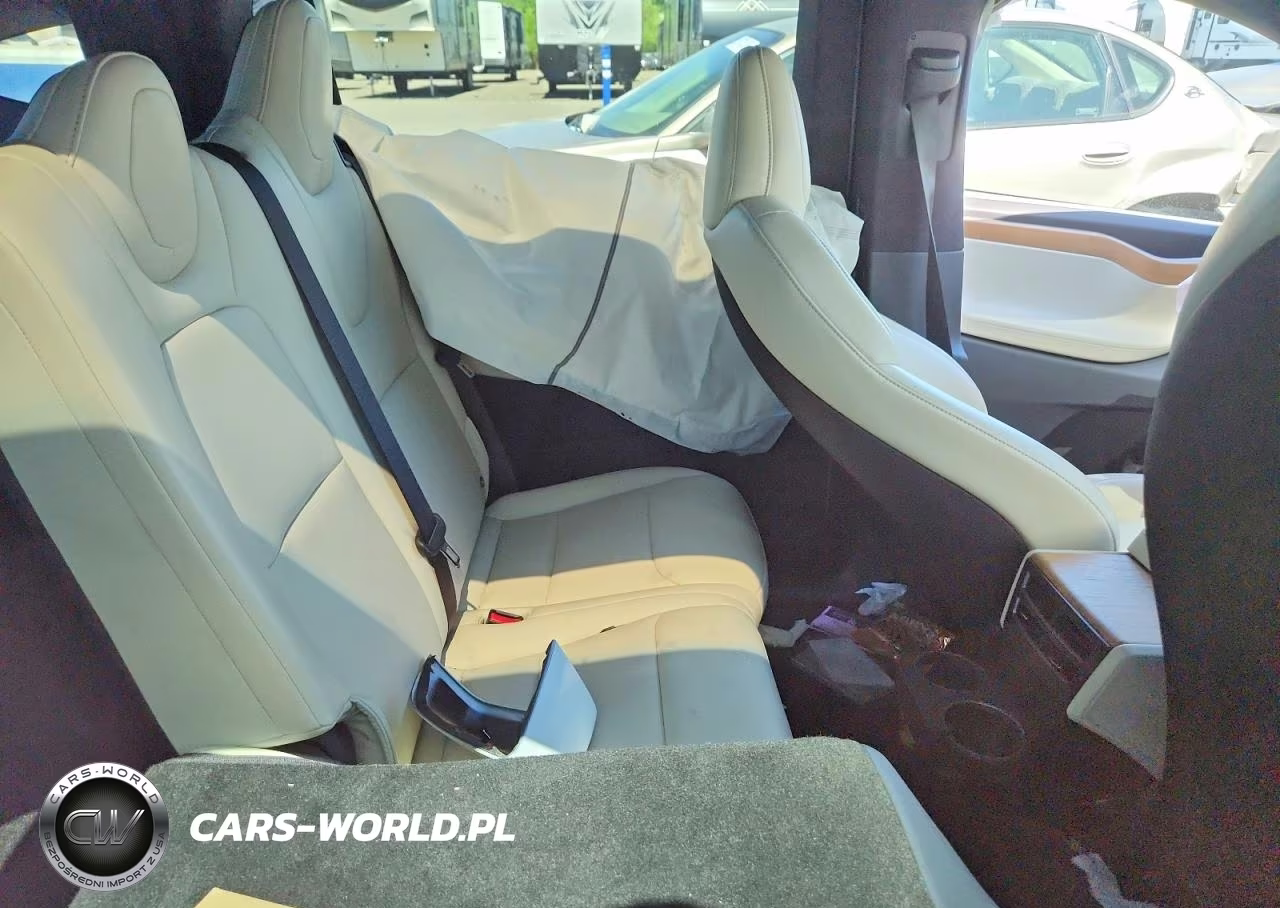 2020 Tesla Model X VIN:5YJXCDE20LF234006 - 10