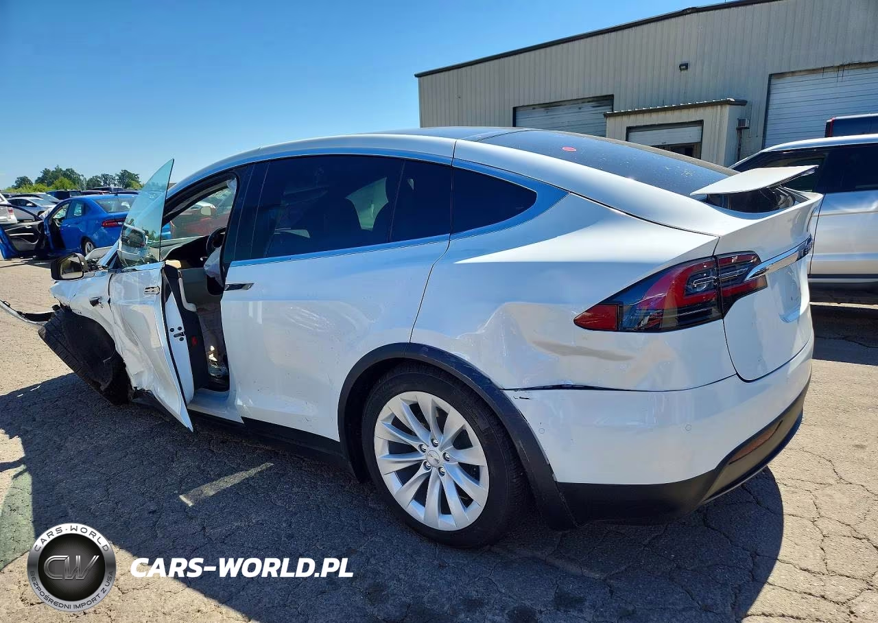 2020 Tesla Model X VIN:5YJXCDE20LF234006 - 2