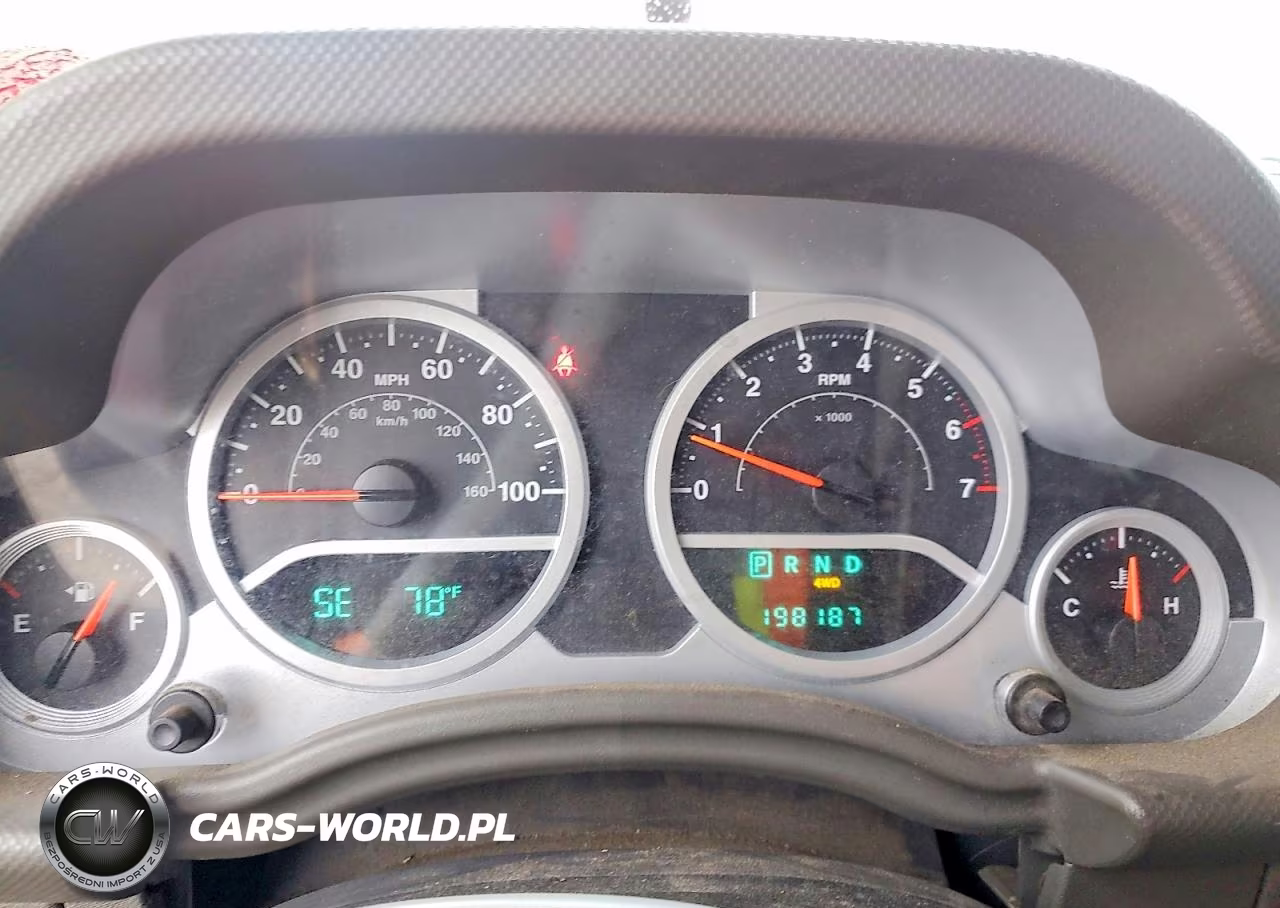 2007 Jeep Wrangler Sahara VIN:1J4GA59177L170265 - 9