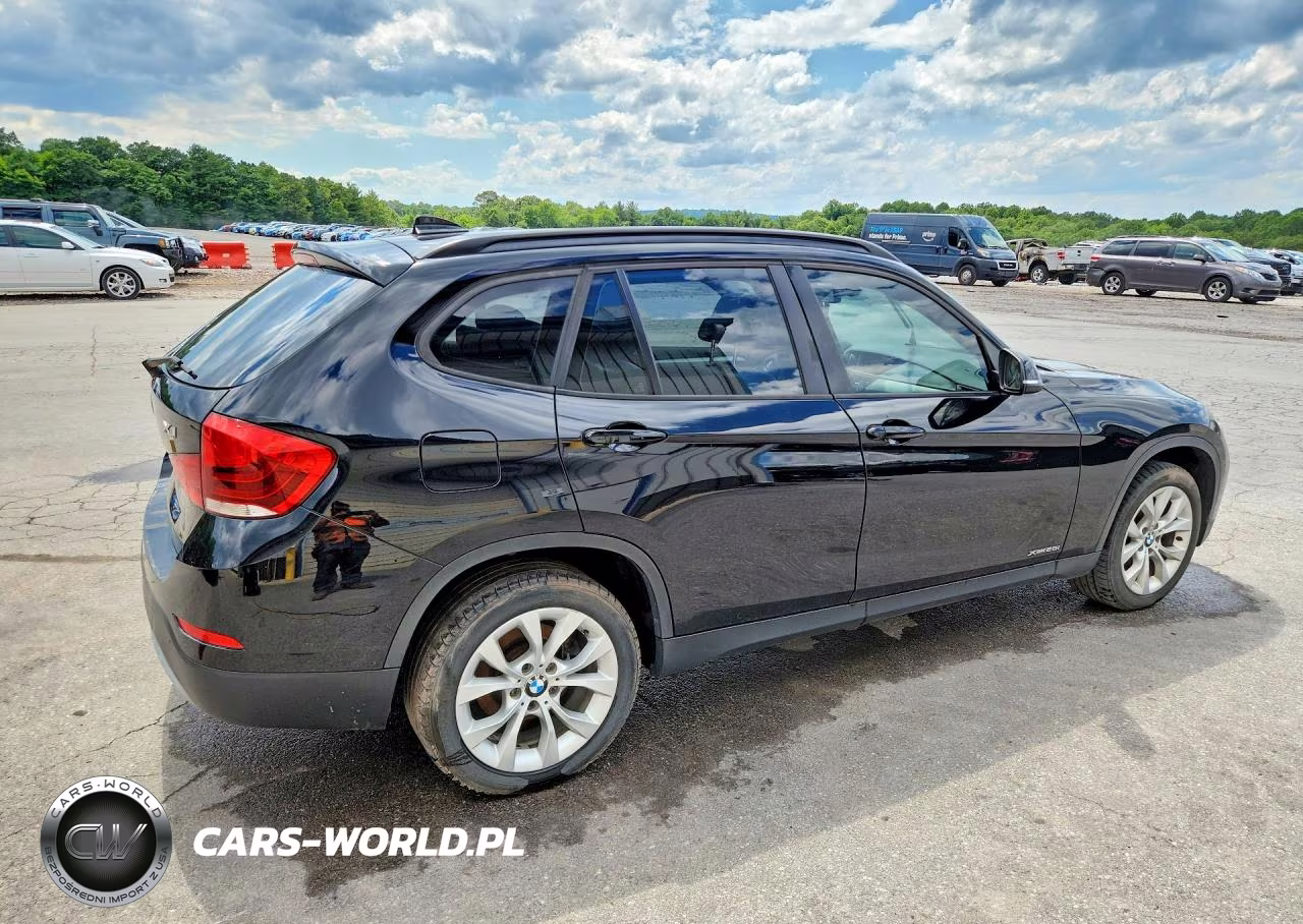 2014 BMW X1 xDrive28I VIN:WBAVL1C5XEVY23553 - 3
