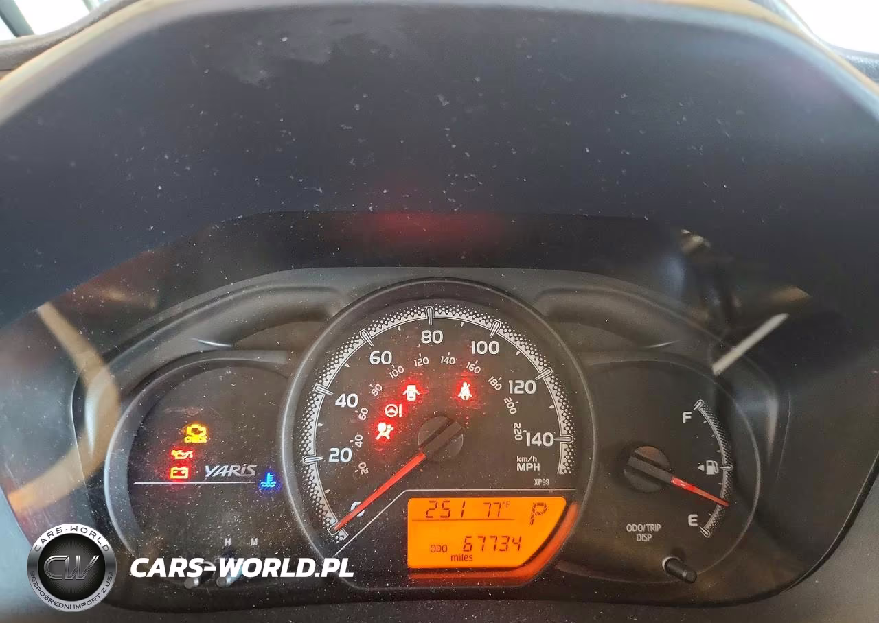 2015 Toyota Yaris 5-Door L VIN:VNKKTUD32FA041820 - 9
