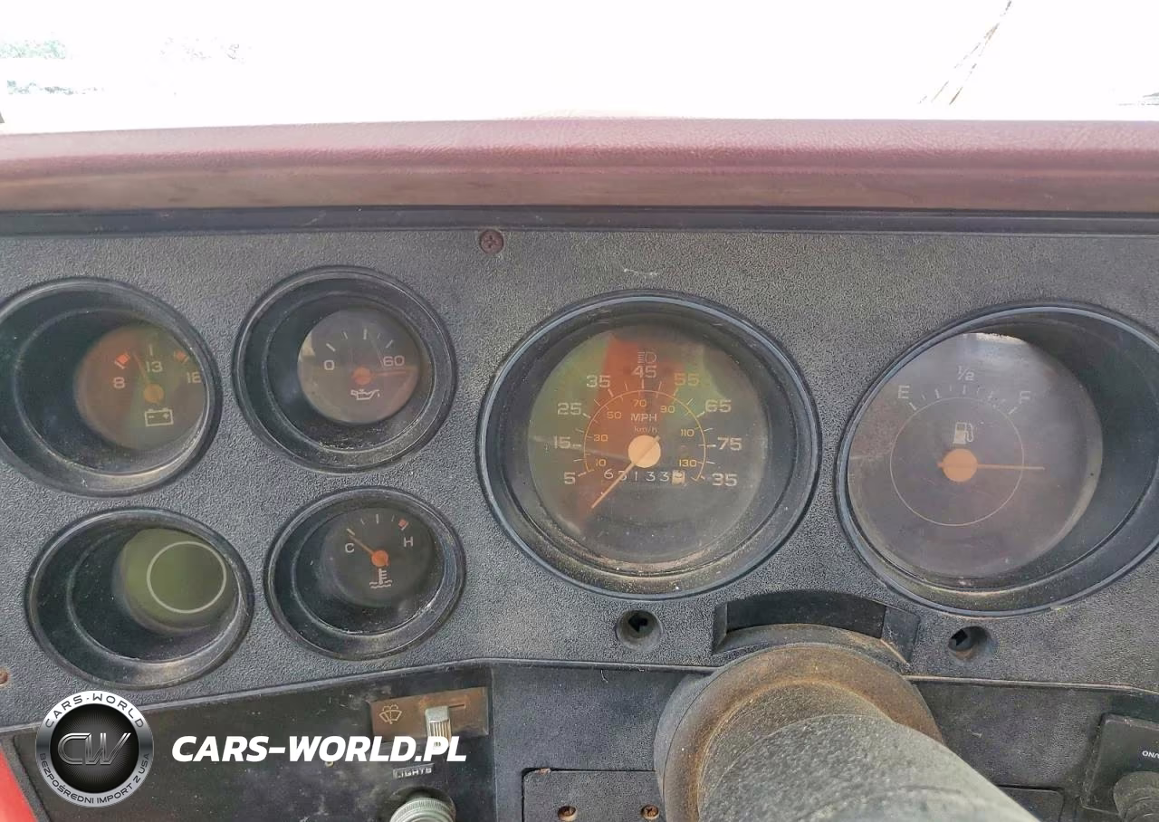 1982 Chevrolet C20 VIN:1GCGC24M6CS186036 - 9