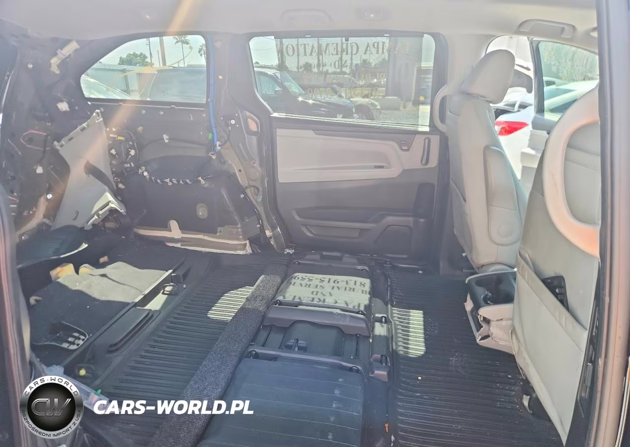 2021 Honda Odyssey Touring VIN:5FNRL6H86MB005920 - 11