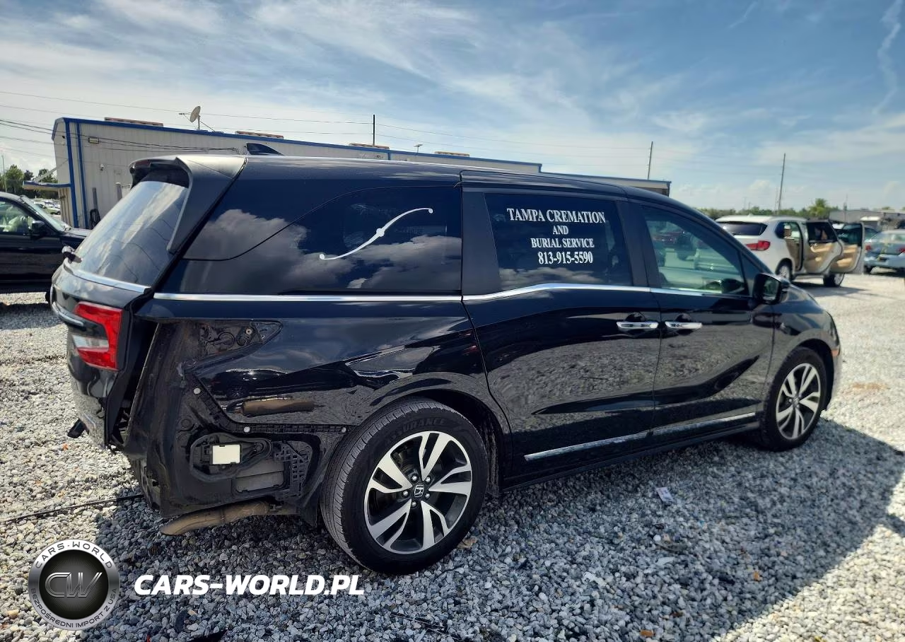 2021 Honda Odyssey Touring VIN:5FNRL6H86MB005920 - 3