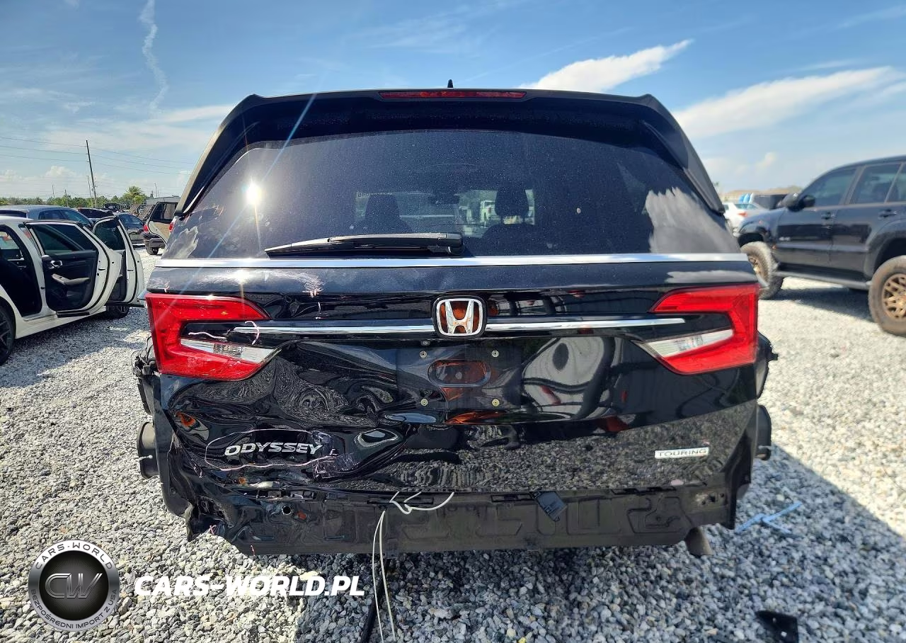 2021 Honda Odyssey Touring VIN:5FNRL6H86MB005920 - 6