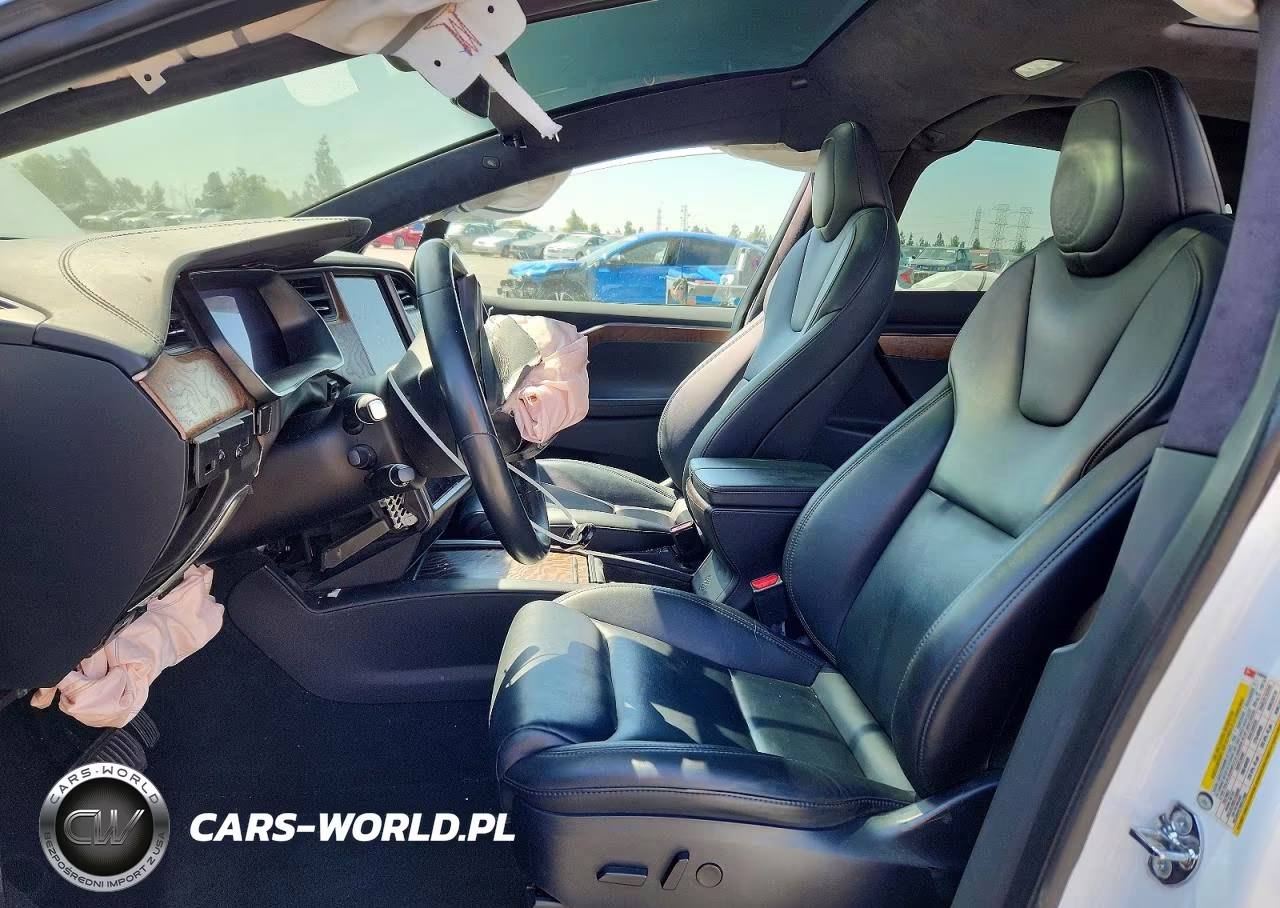 2020 Tesla Model X VIN:5YJXCAE21LF249953 - 7