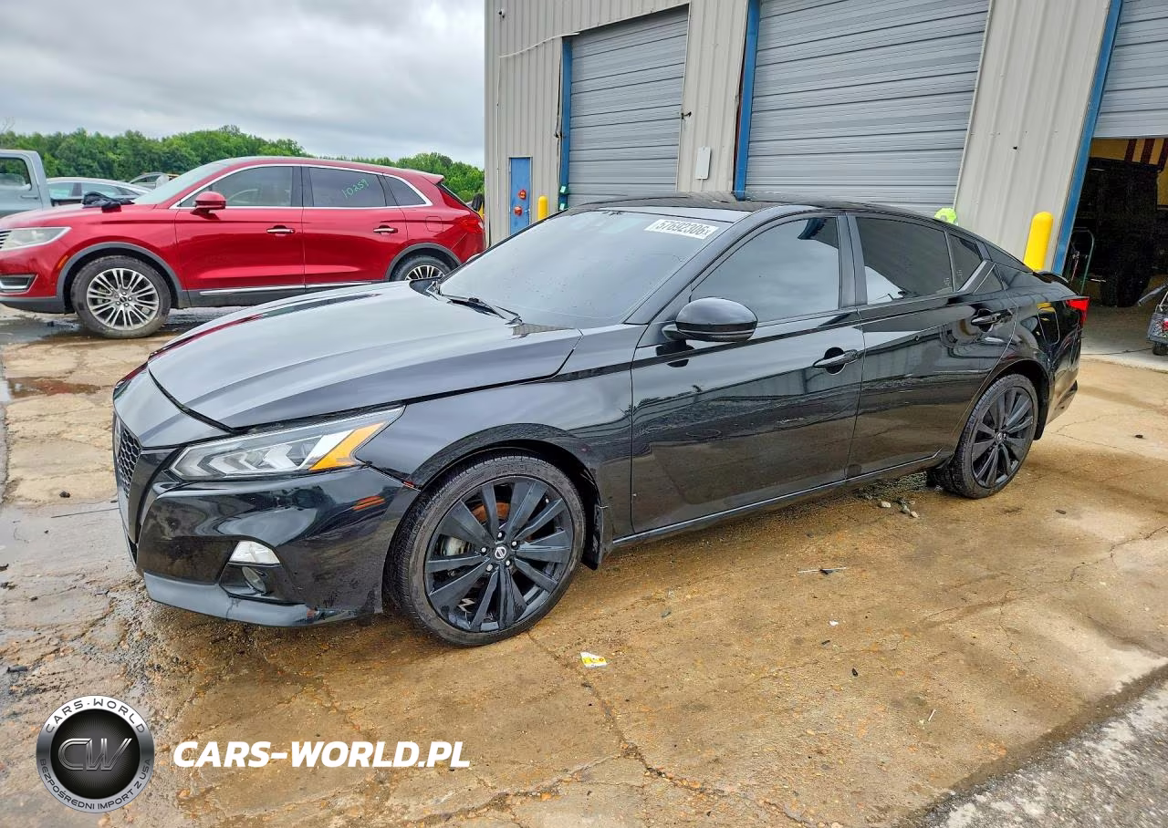 2022 Nissan Altima Sr – zdjęcie 1 z 12