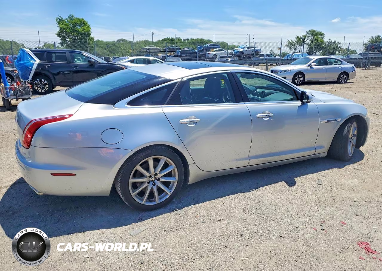 2012 Jaguar Xj VIN:SAJWA1CB9CLV23502 - 3