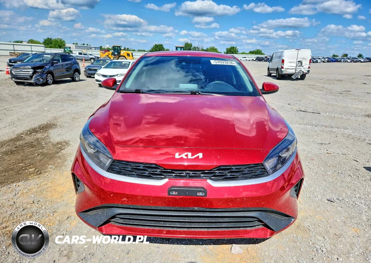 2024 Kia Forte Lxs VIN:3KPF24AD0RE733893 - 5