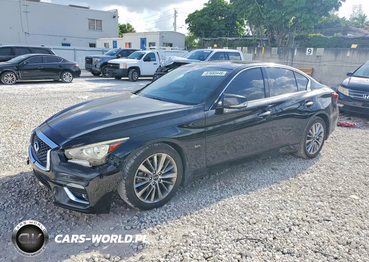 2018 Infiniti Q50 Luxe – zdjęcie 1 z 12