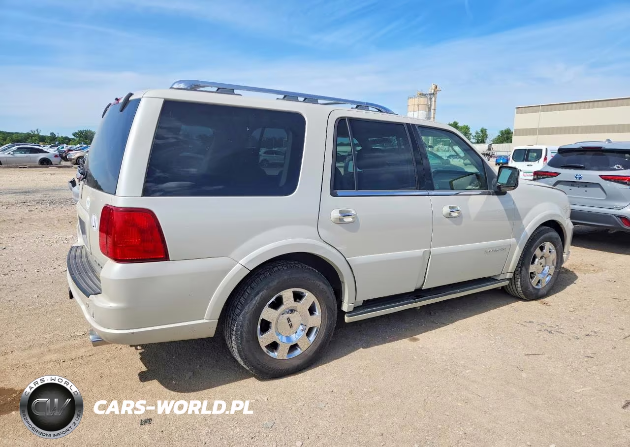 2005 Lincoln Navigator VIN:5LMFU28535LJ08637 - 3
