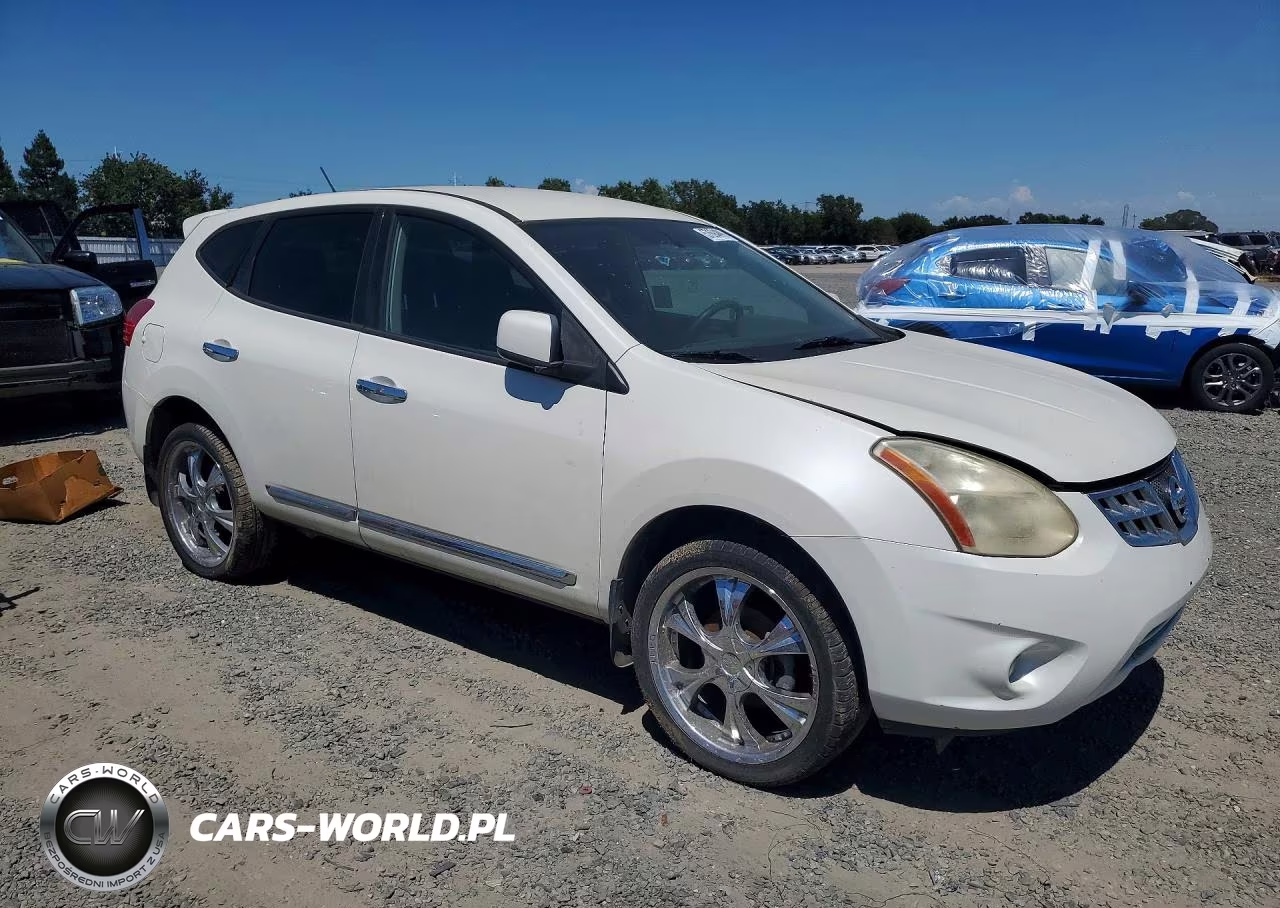 2013 Nissan Rogue S VIN:JN8AS5MT0DW004878 - 4
