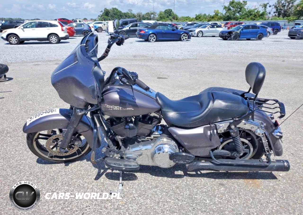 2015 Harley-Davidson Flhx Street Glide VIN:1HD1KBM14FB687881 - 3