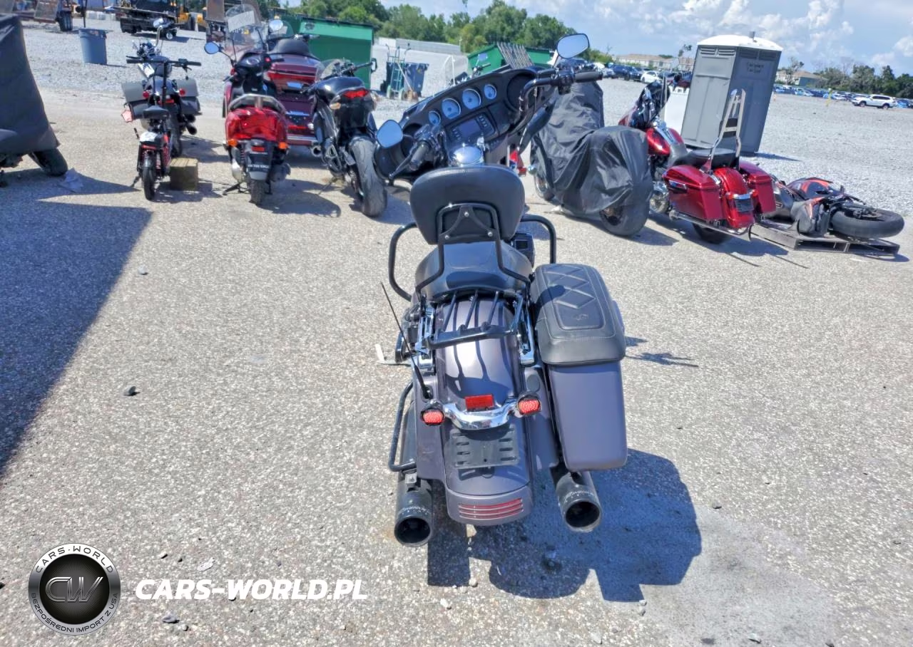 2015 Harley-Davidson Flhx Street Glide VIN:1HD1KBM14FB687881 - 4