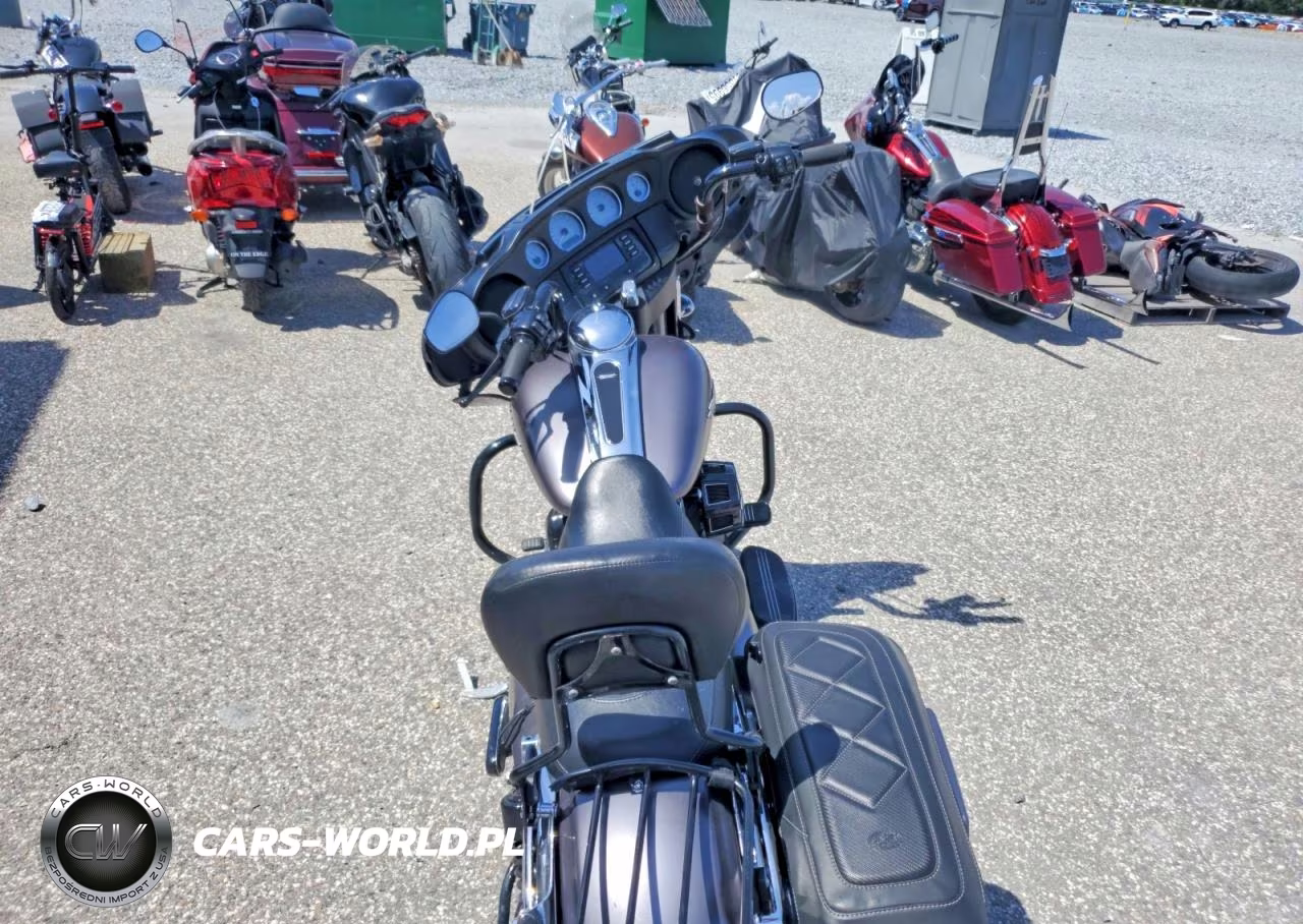 2015 Harley-Davidson Flhx Street Glide VIN:1HD1KBM14FB687881 - 6