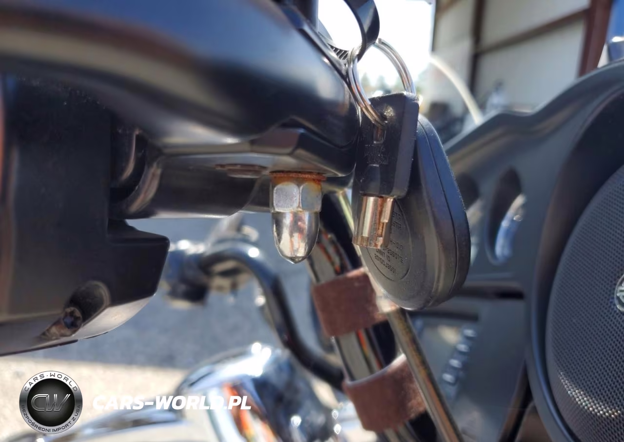 2015 Harley-Davidson Flhx Street Glide VIN:1HD1KBM14FB687881 - 8