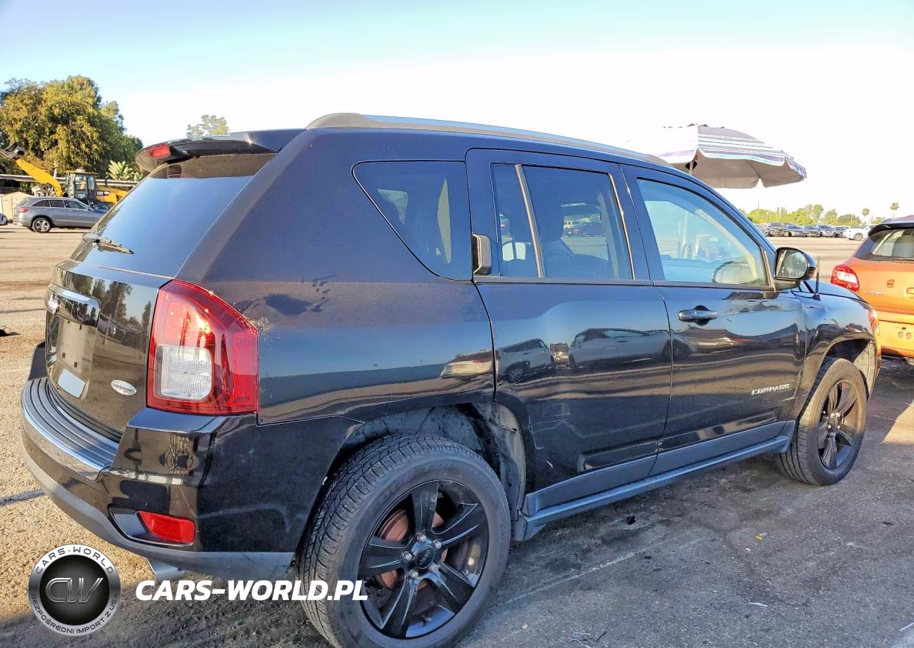 2016 Jeep Compass Latitude VIN:1C4NJCEA7GD642840 - 3