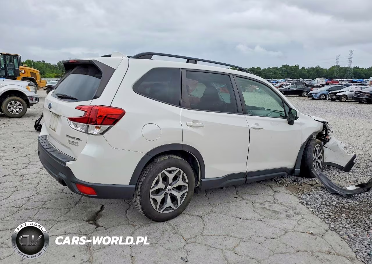 2021 Subaru Forester Premium VIN:JF2SKAFC8MH545074 - 3
