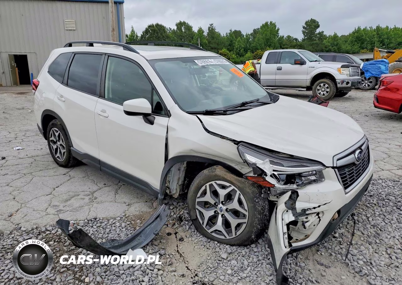 2021 Subaru Forester Premium VIN:JF2SKAFC8MH545074 - 4