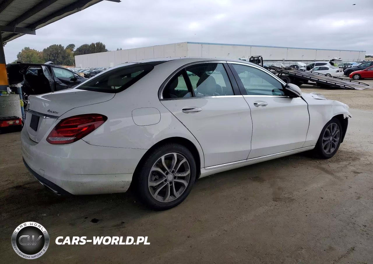 2016 Mercedes-Benz C 300 4Matic VIN:55SWF4KB0GU113570 - 3