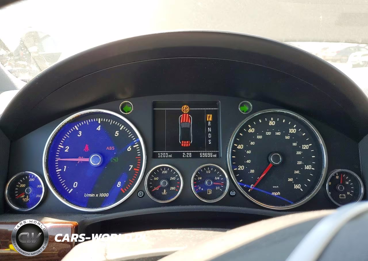 2004 Volkswagen Touareg 4.2 VIN:WVGCM67L94D014395 - 9